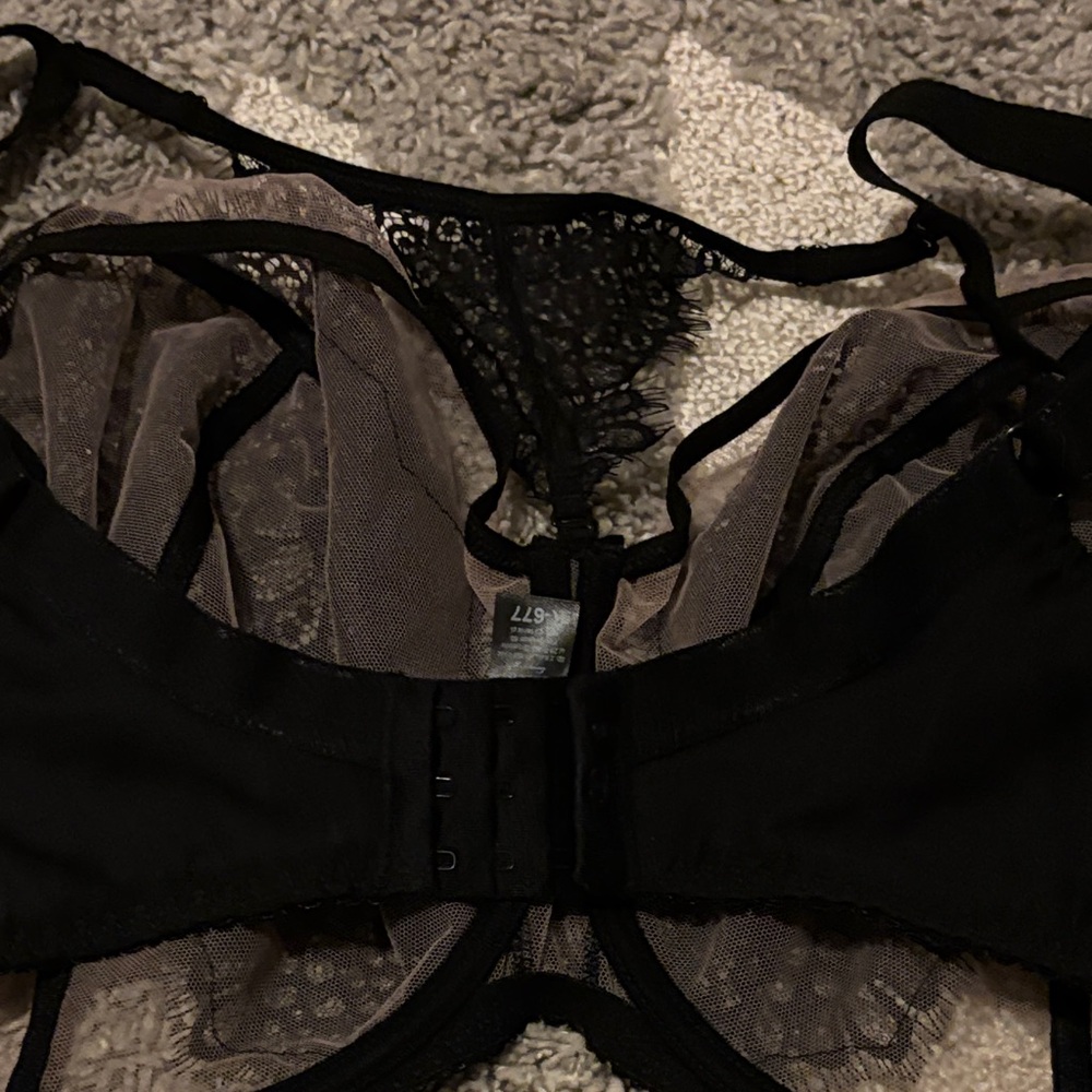 Chic Black Lace Underwire Bra - Picture 6 of 10